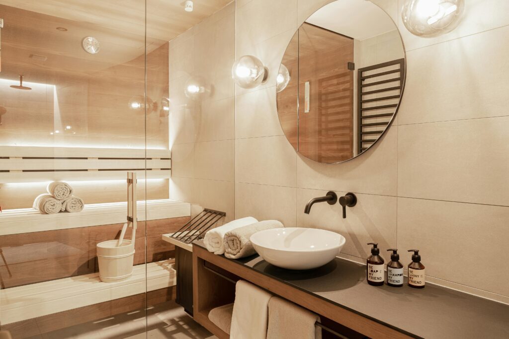 Sleek custom glass sauna 